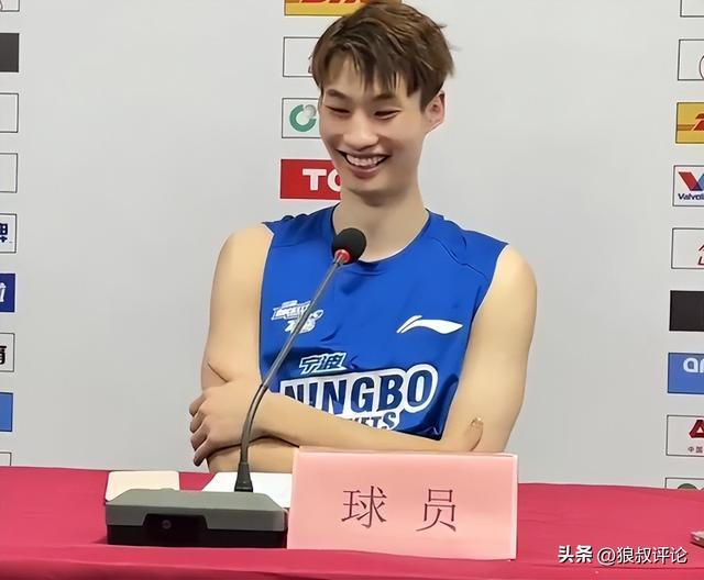 精致男孩！戴昊谈做美甲：我主动给教练看 他也挺喜欢表达了尊重 | 中国区|球友会|股份有限公司