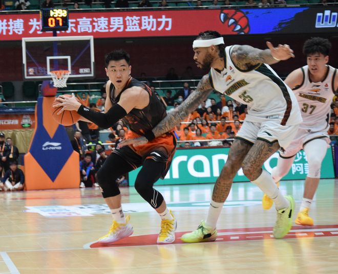 苦吞三连败！山东高速75：80不敌辽宁，进攻低迷的问题仍未解 | 中国区|球友会|股份有限公司