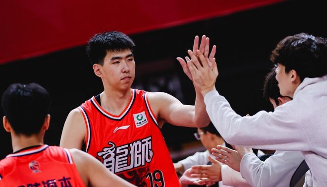 5支NBA队力邀！杜锋遭徐昕狠狠打脸 学林葳在NCAA历练将名利双收 | 中国区|球友会|股份有限公司
