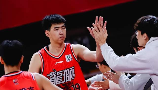 5支NBA队邀请！2米26中锋狠狠打脸杜锋，可效仿林葳，或名利双收 | 中国区|球友会|股份有限公司